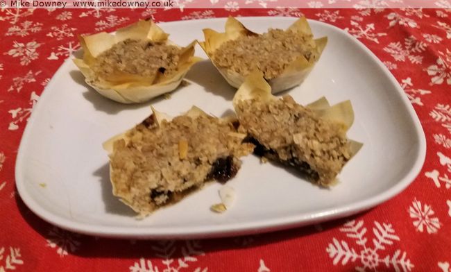 crumble topped mince pies